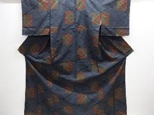 未使用品　色紙に抽象模様織出し本場泥大島紬着物（5マルキ）